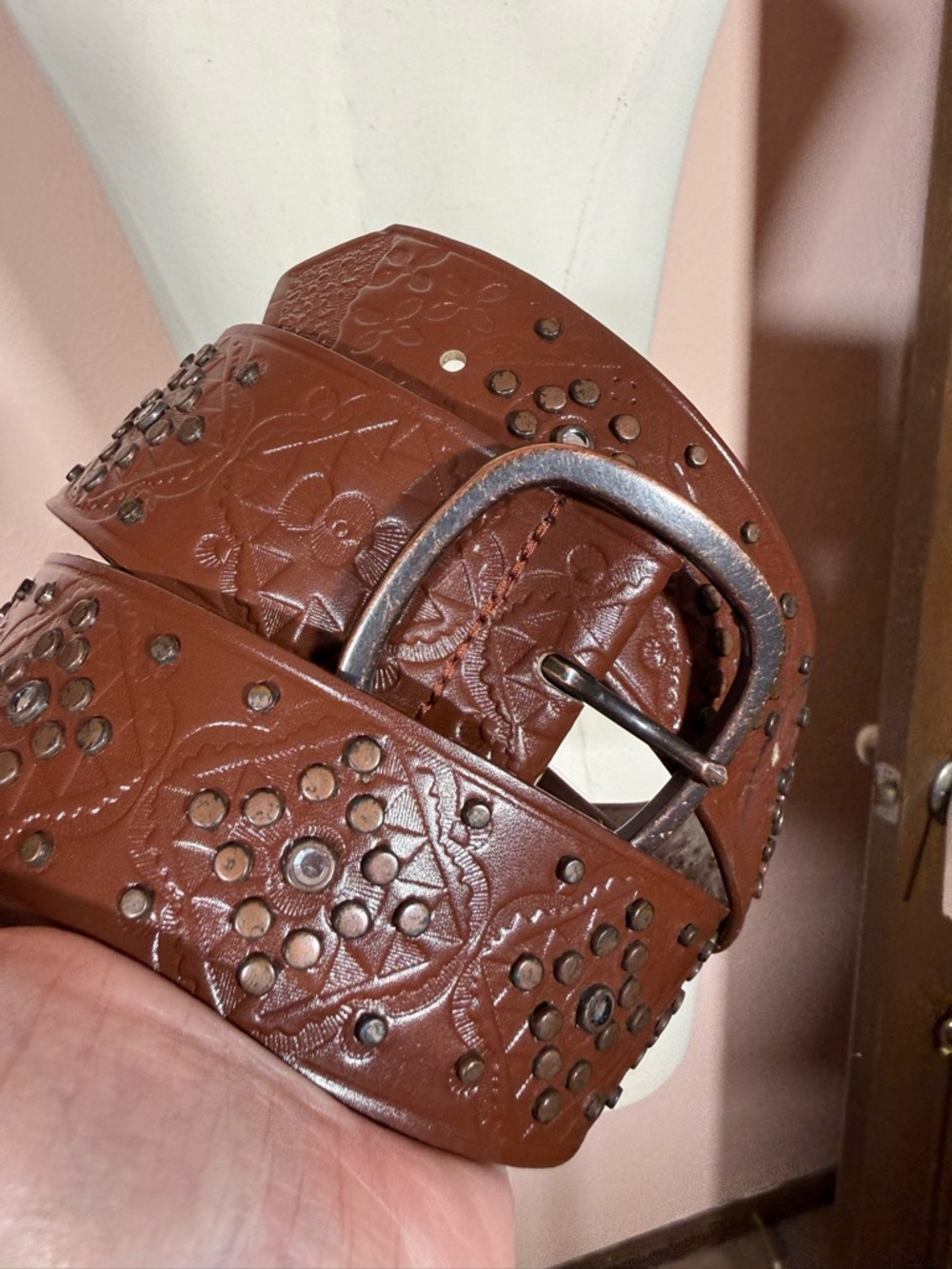 Lake Shore Drive Brown tooled leather Studded wide Vintage Western Belt large - Picture 10 of 17